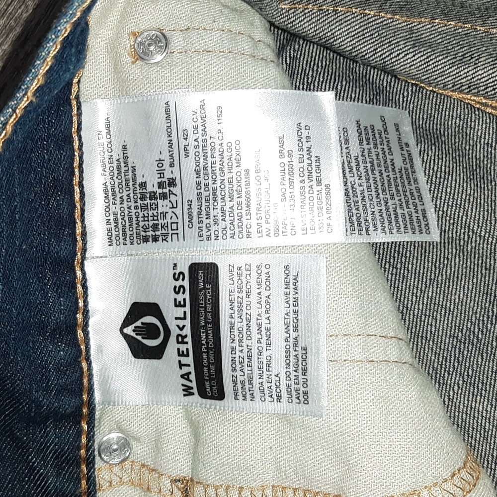 Levis Relaxed Fit Bootcut Jeans - Picture 5 of 6